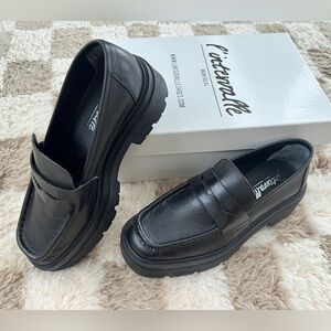L'INTERVALLE “Basilica” Black Leather Loafers